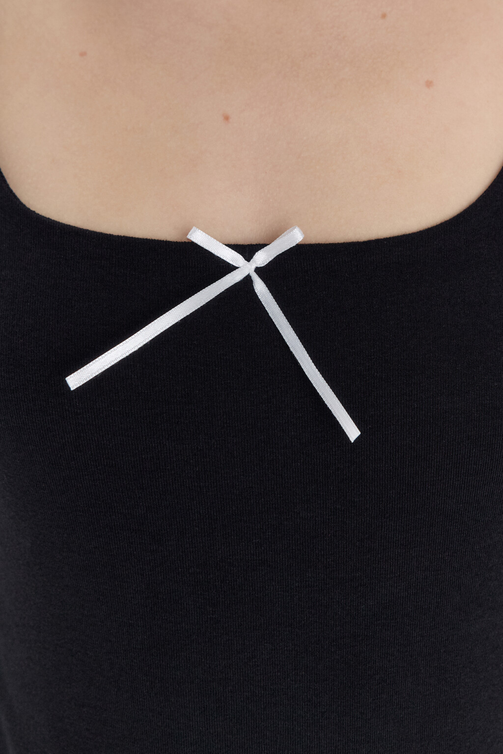 Боди-лонгслив с вырезом-каре и бантиком - цвет черный - 6