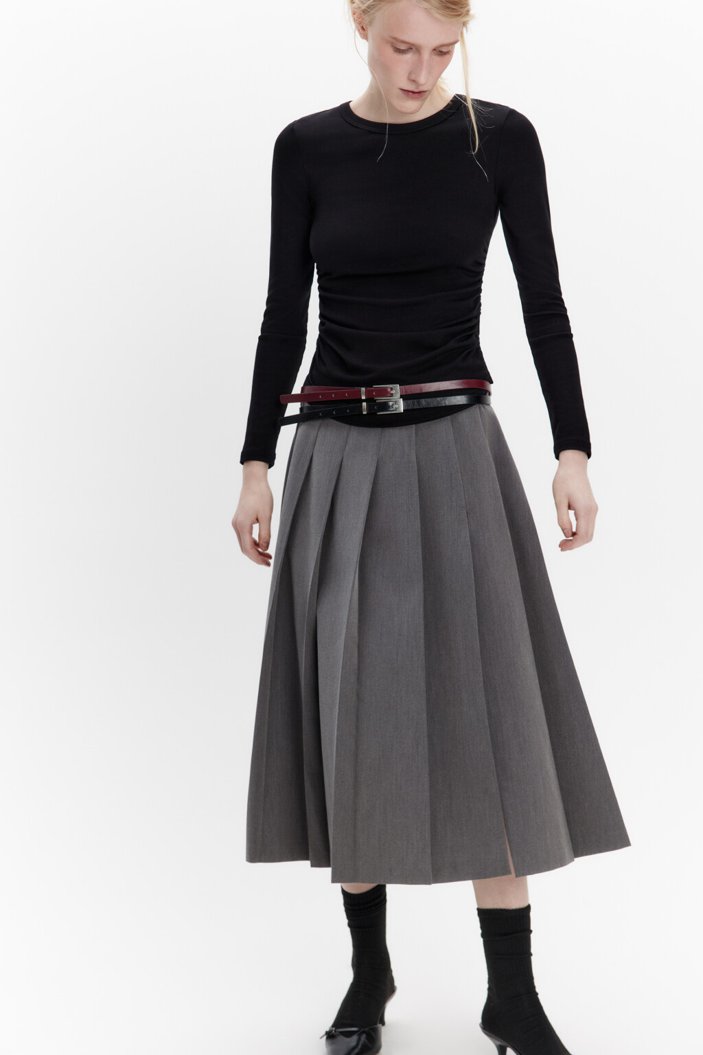 Лонгслив в рубчик вискозный с драпировками - цвет черный - 1