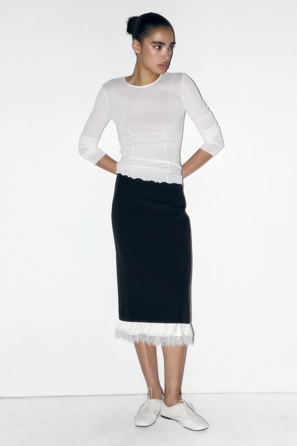 Лонгслив трикотажный с волнистыми краями - цвет белый - 5