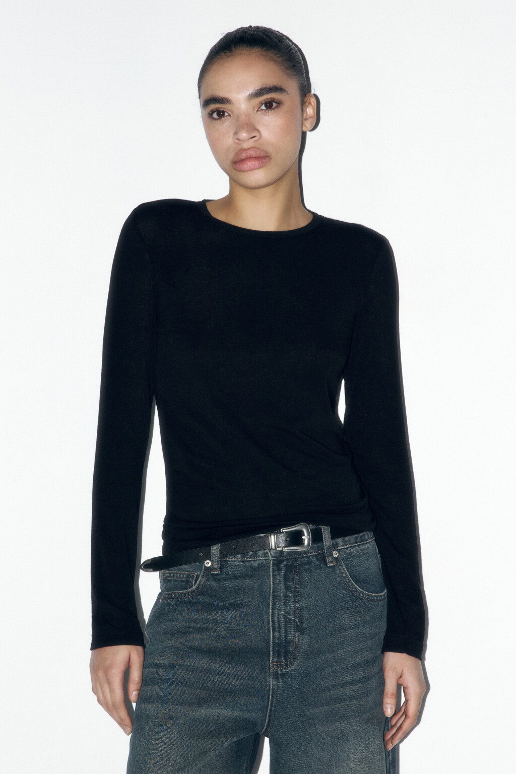 Лонгслив трикотажный из тенсела и шерсти - цвет черный - 2