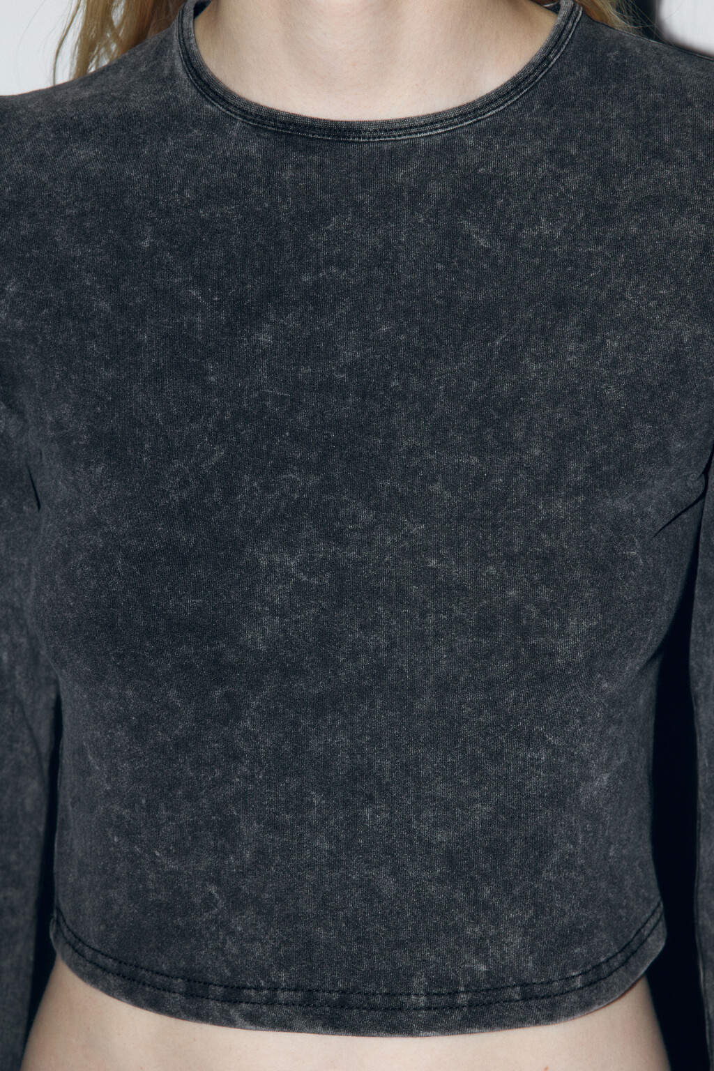 Лонгслив укороченный с вареным эффектом - цвет серый - 6