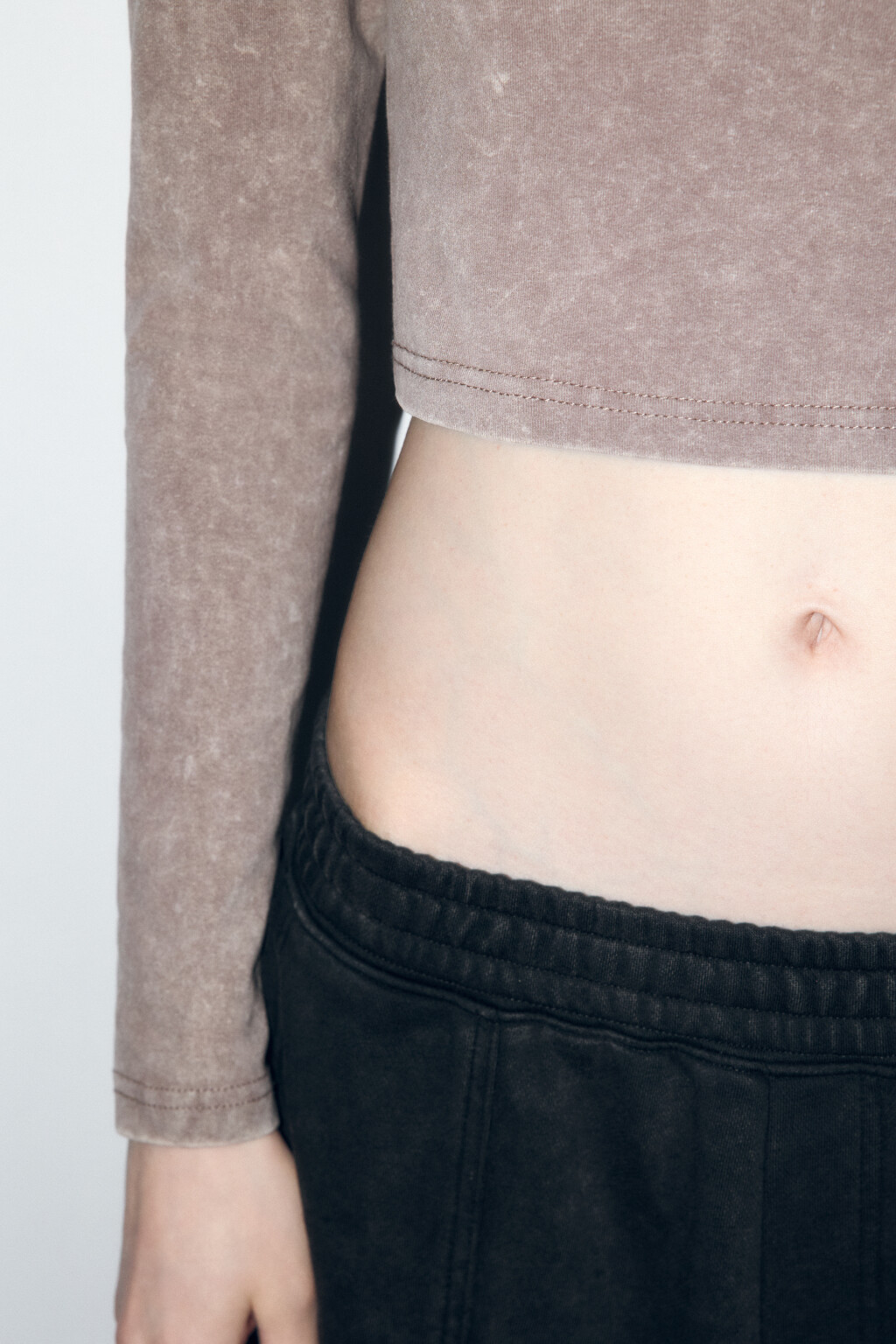 Лонгслив укороченный с вареным эффектом - цвет бежевый - 7