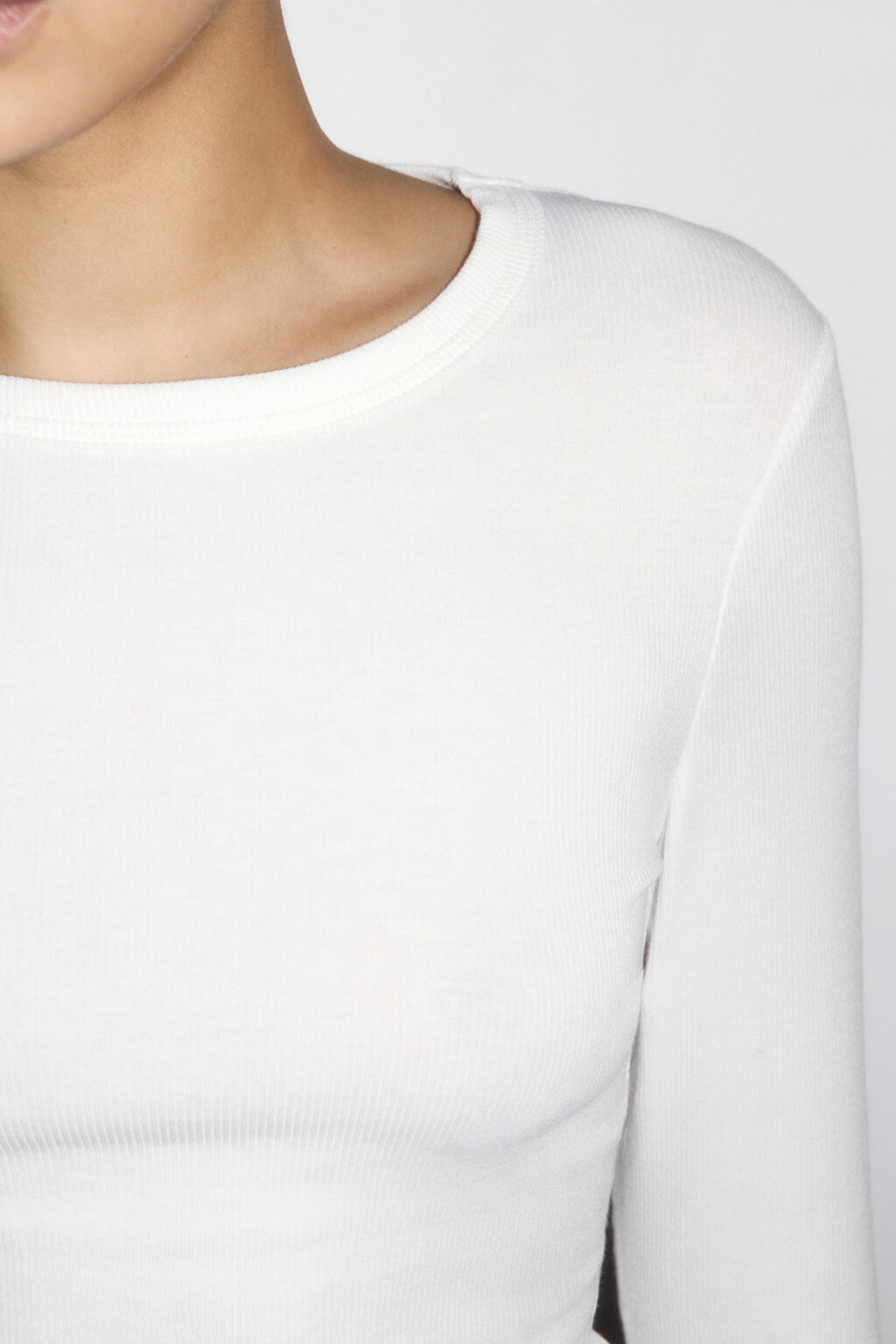 Лонгслив базовый трикотажный в рубчик - цвет белый - 6