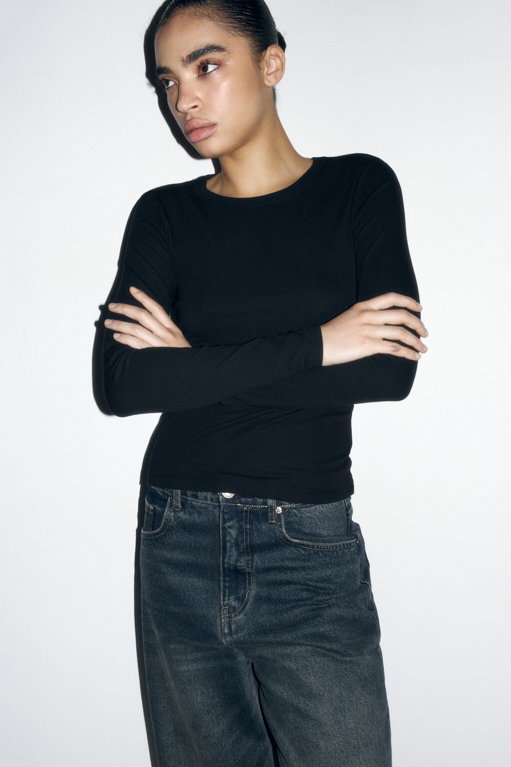 Лонгслив базовый трикотажный в рубчик - цвет черный - 1