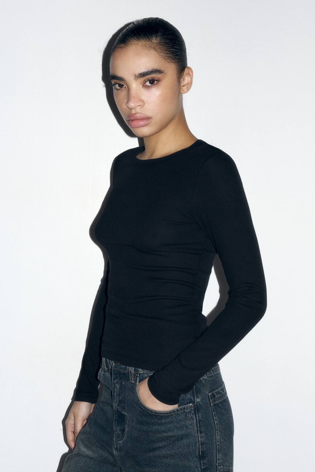 Лонгслив базовый трикотажный в рубчик - цвет черный - 3