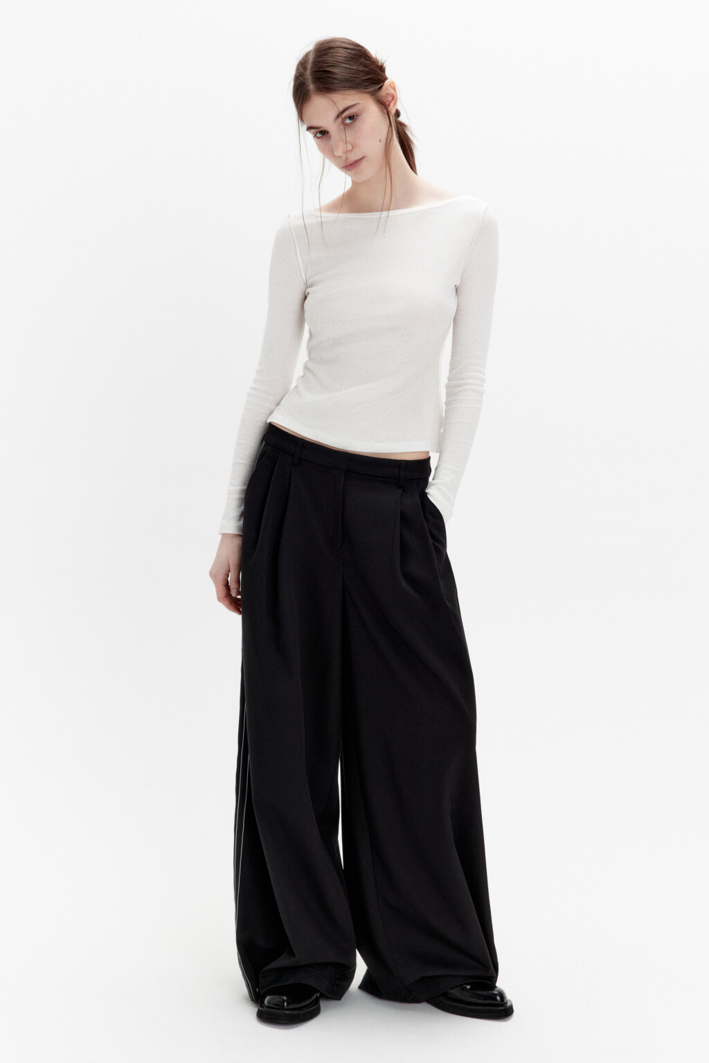 Лонгслив хлопковый приталенный с вырезом-лодочкой - цвет белый - 4