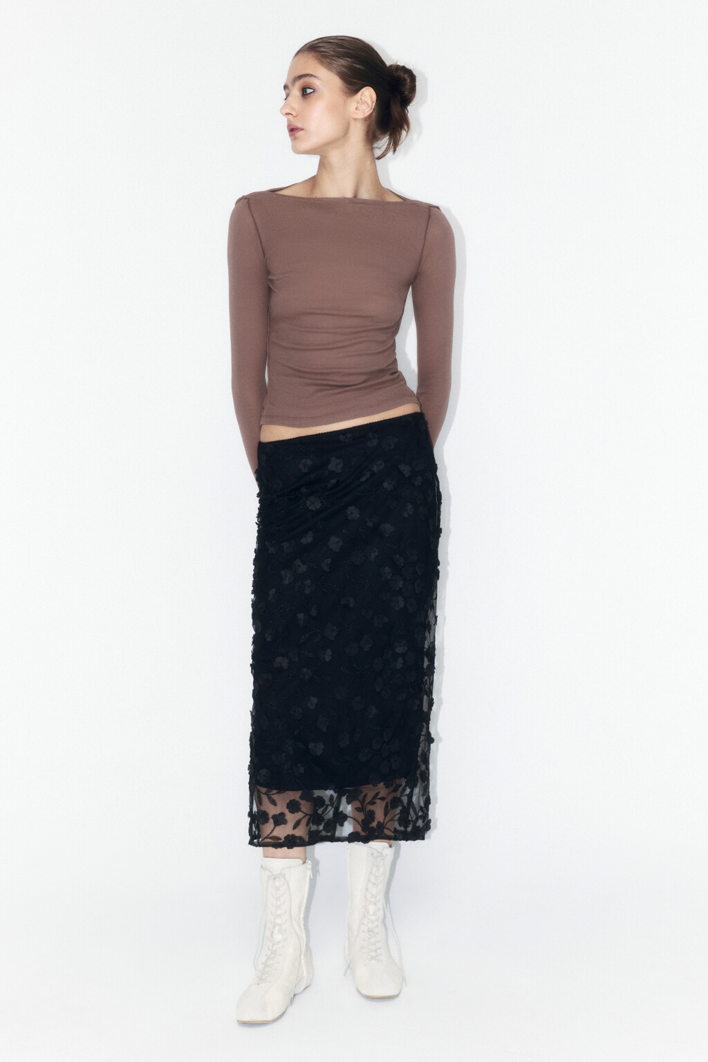 Лонгслив хлопковый приталенный с вырезом-лодочкой - цвет коричневый - 5