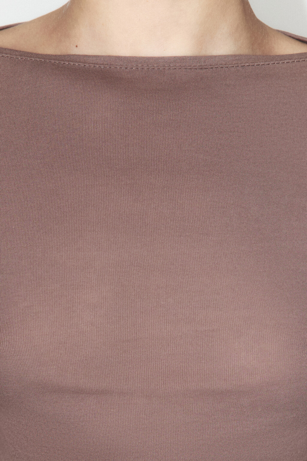 Лонгслив хлопковый приталенный с вырезом-лодочкой - цвет коричневый - 6