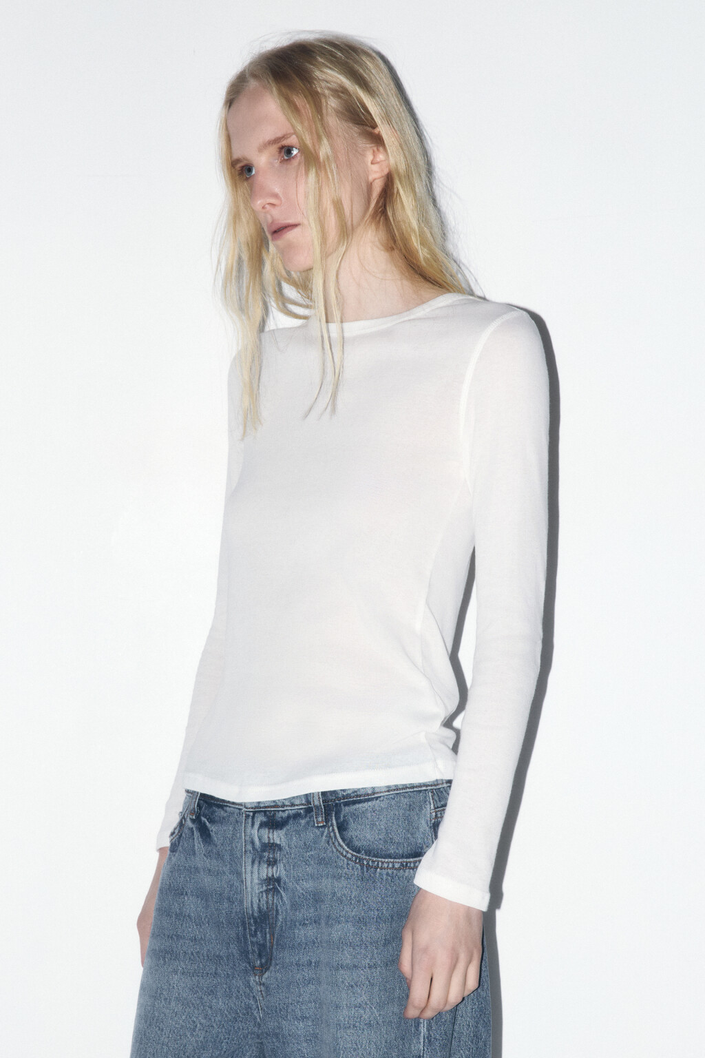 Лонгслив из тонкого хлопкового трикотажа - цвет белый - 3