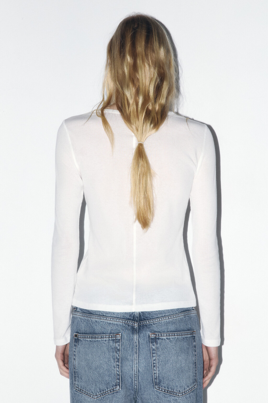 Лонгслив из тонкого хлопкового трикотажа - цвет белый - 4