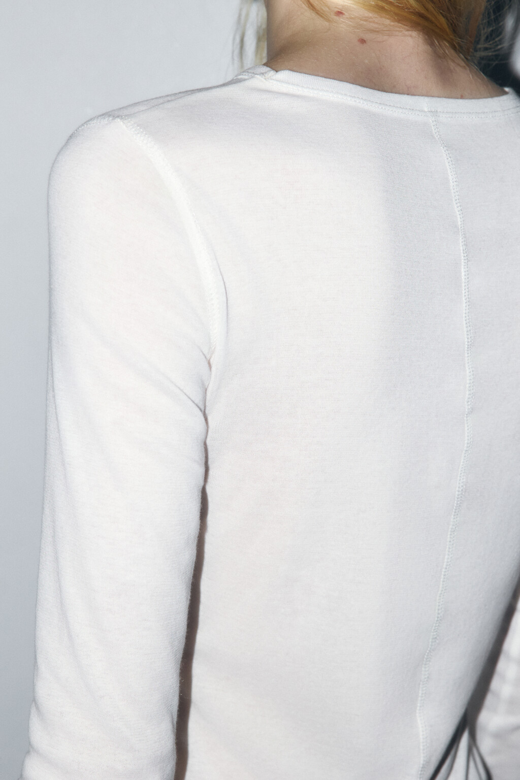Лонгслив из тонкого хлопкового трикотажа - цвет белый - 7