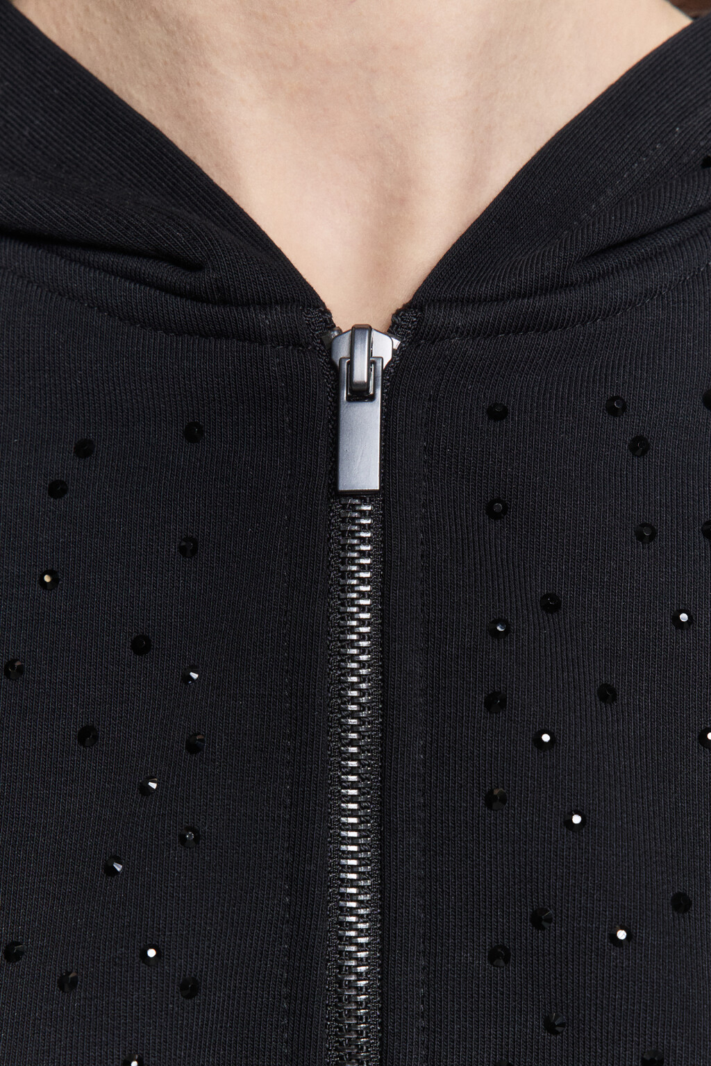 Худи-зипка укороченная со стразами - цвет черный - 6