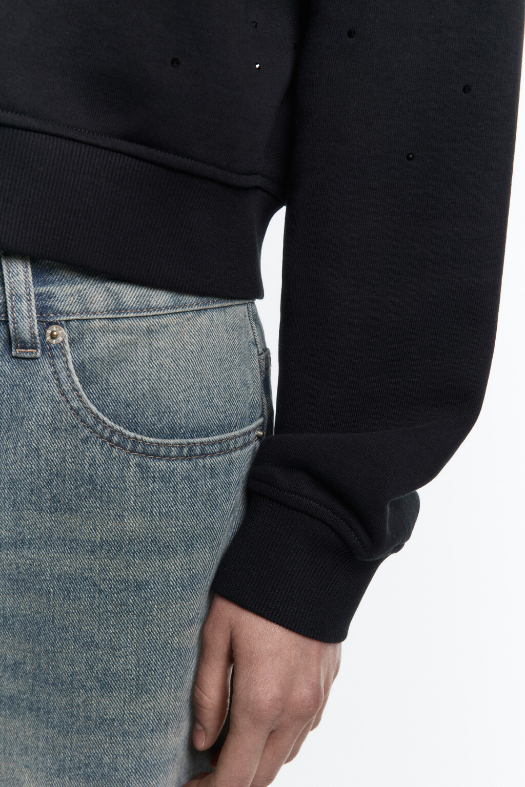 Худи-зипка укороченная со стразами - цвет черный - 7