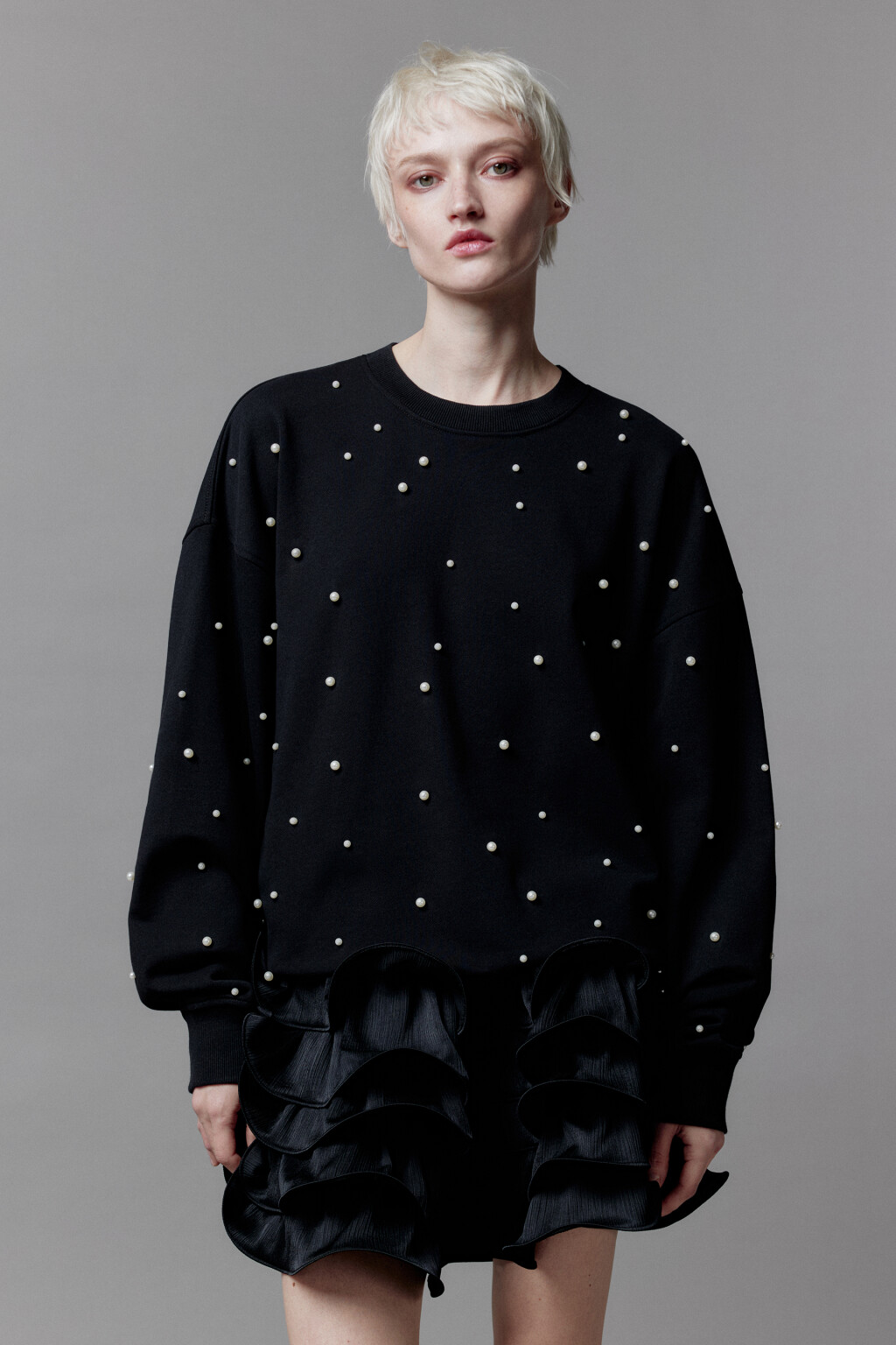 Свитшот из футера с жемчужными бусинами - цвет черный - 3