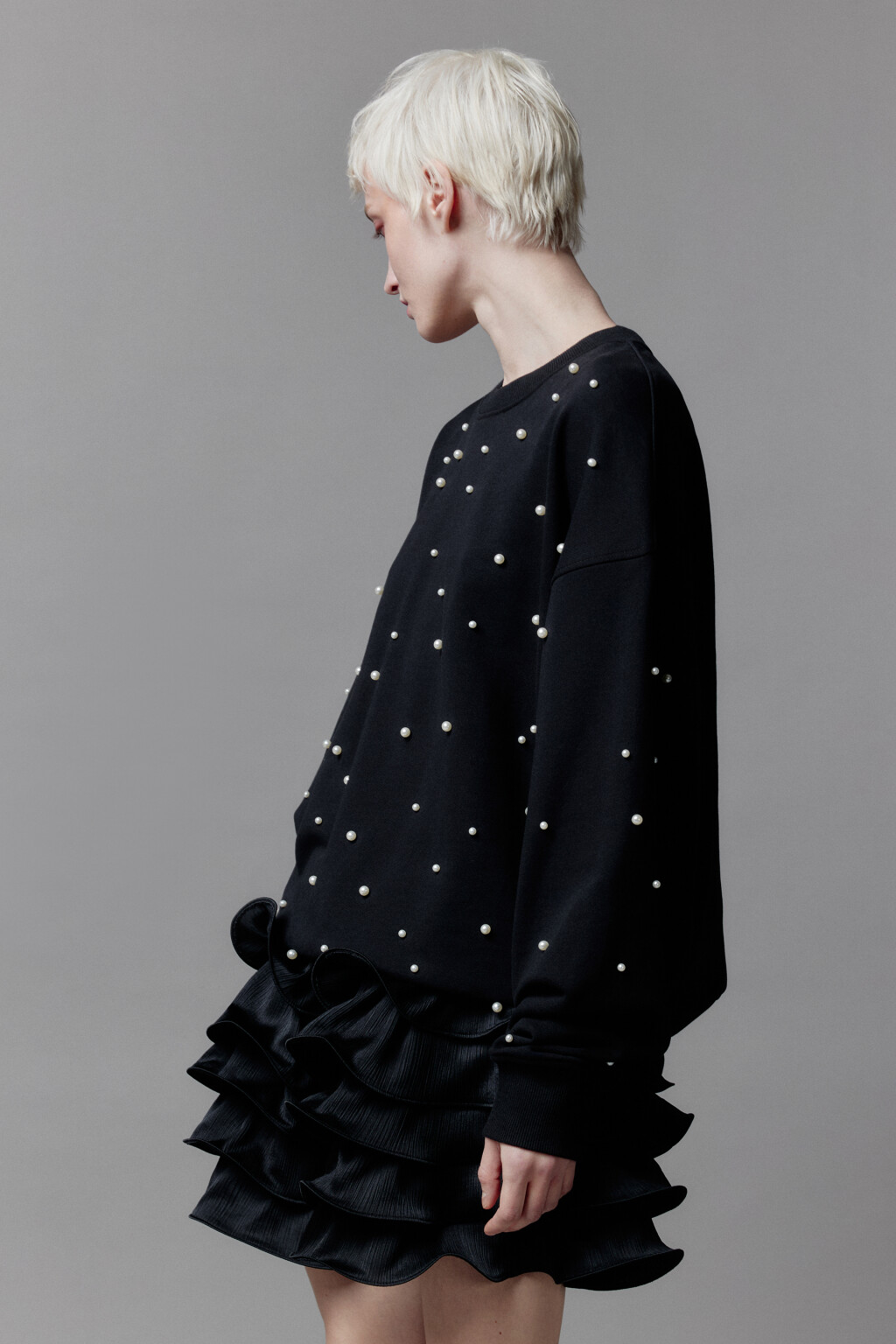 Свитшот из футера с жемчужными бусинами - цвет черный - 4