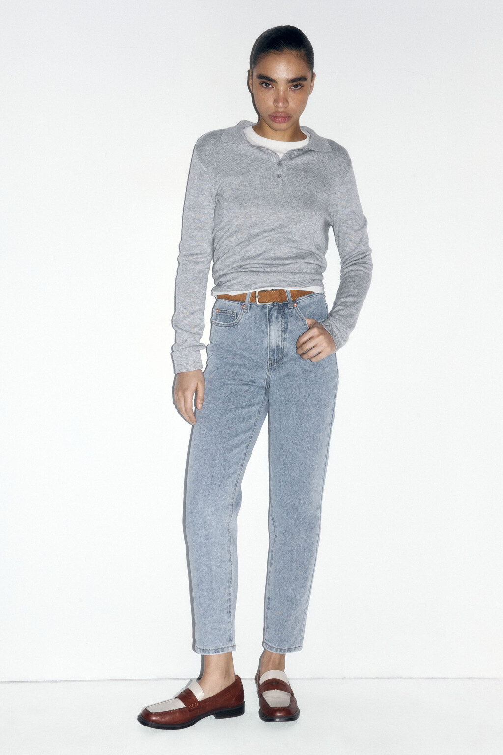 Джинсы mom fit с высокой посадкой и ремнем - цвет голубой - 5