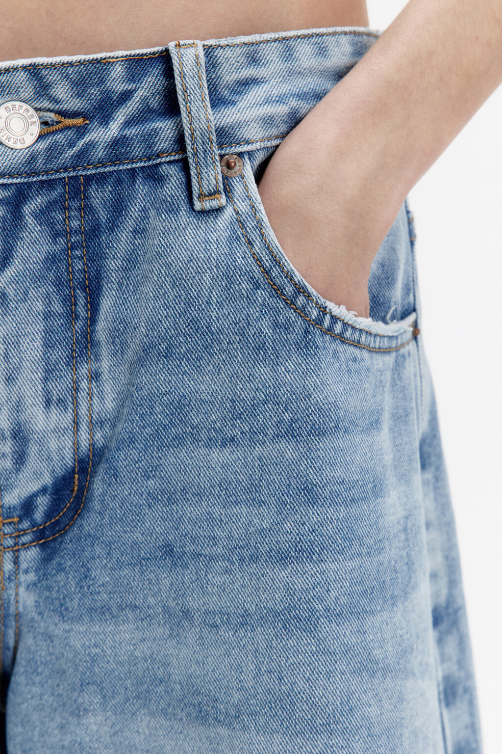 Джинсы-кюлоты baggy fit с потертостями - цвет голубой - 9