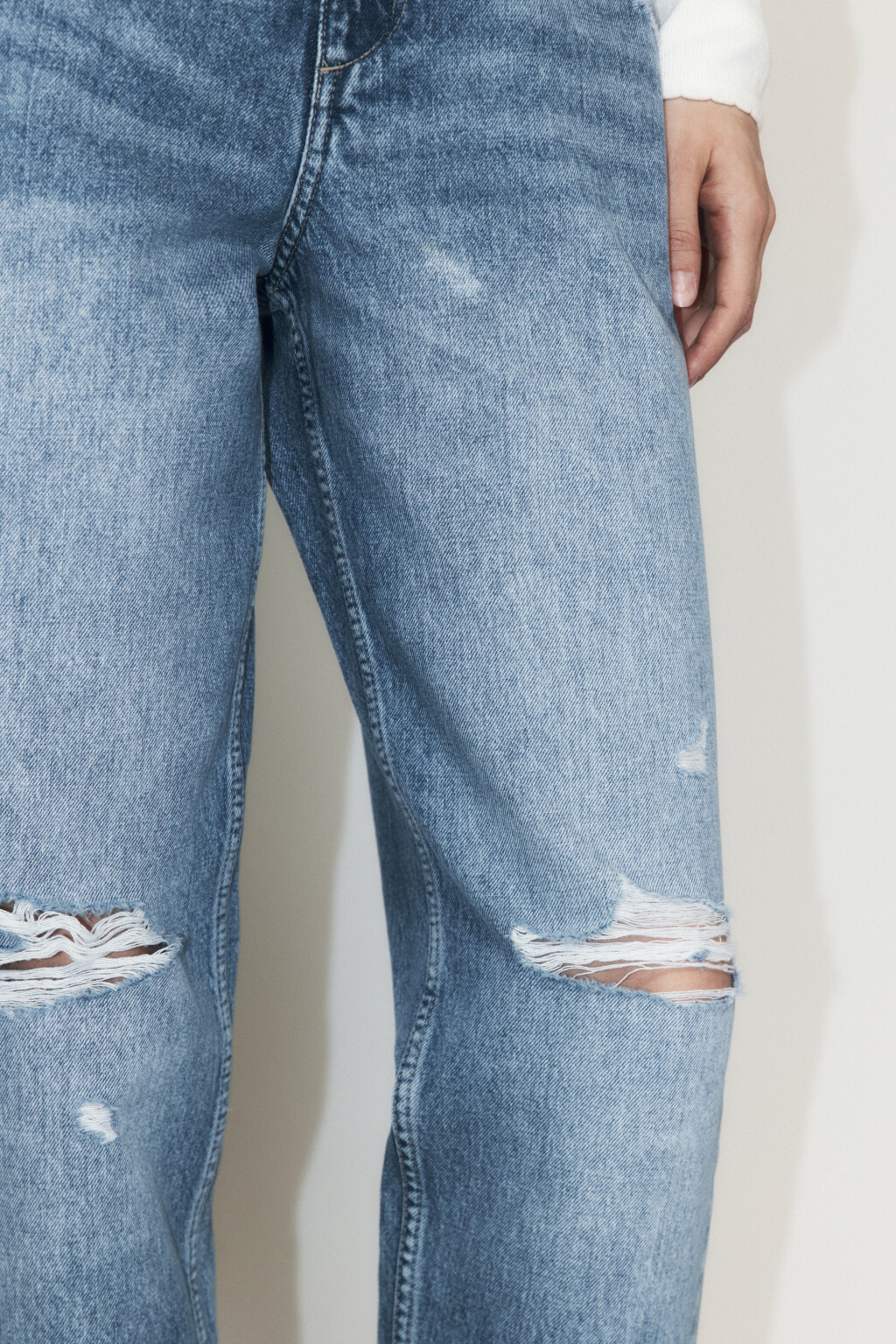 Джинсы mom fit рваные с высокой посадкой - цвет голубой - 6