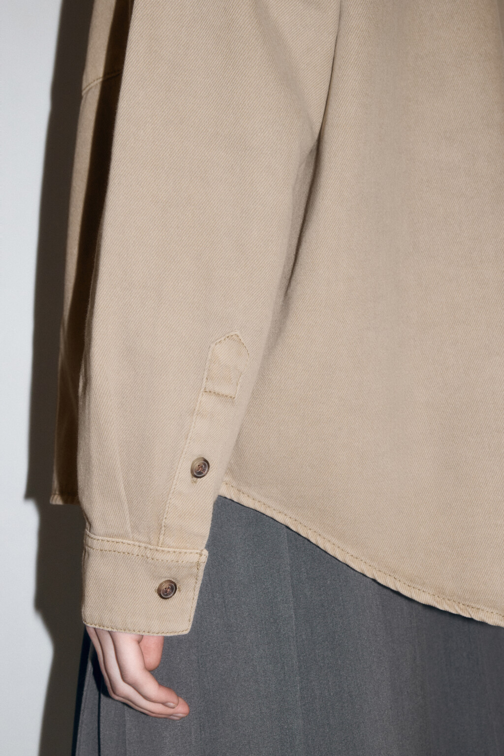 Рубашка oversize джинсовая с карманами - цвет бежевый - 6