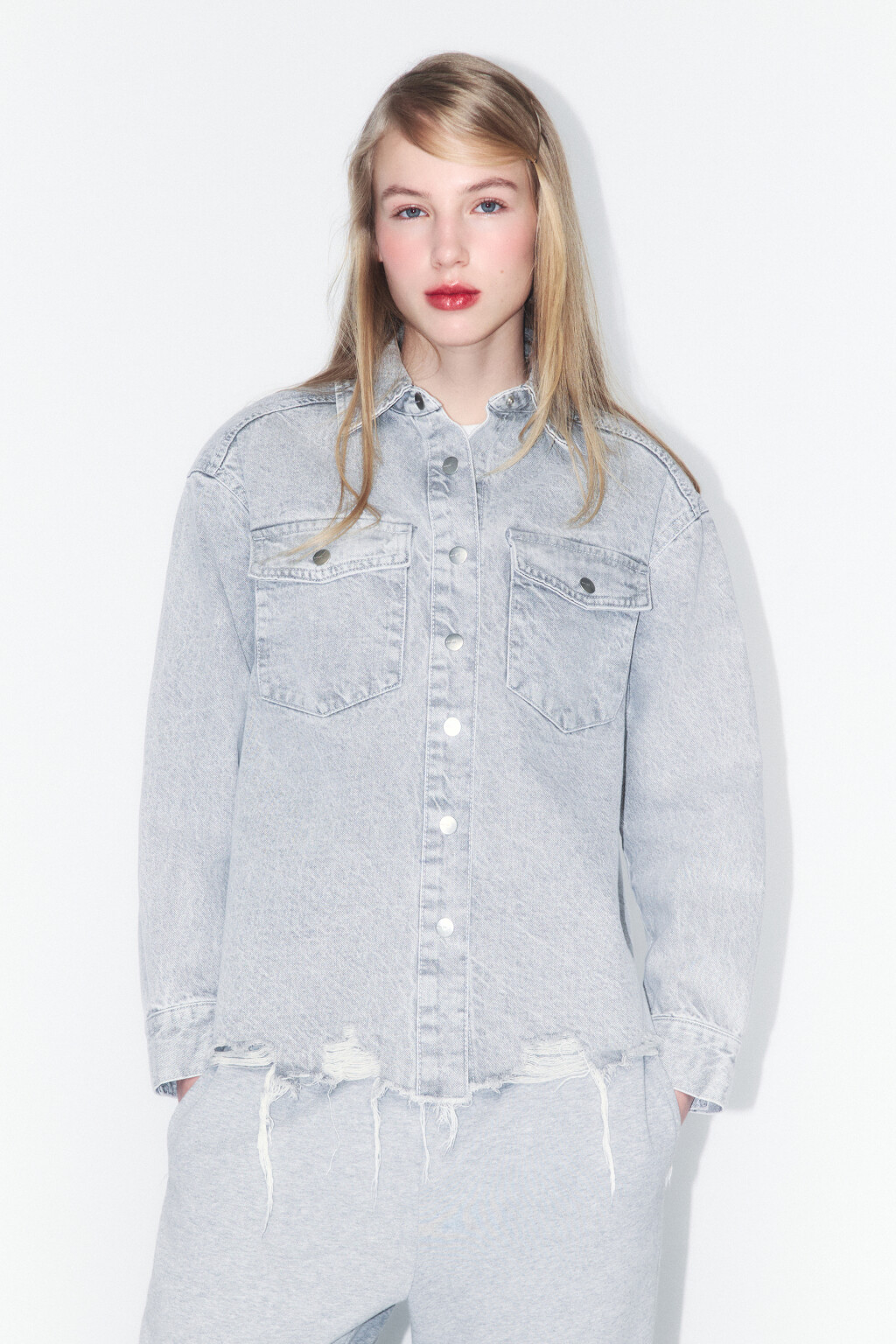 Рубашка oversize джинсовая рваная - цвет серый - 3