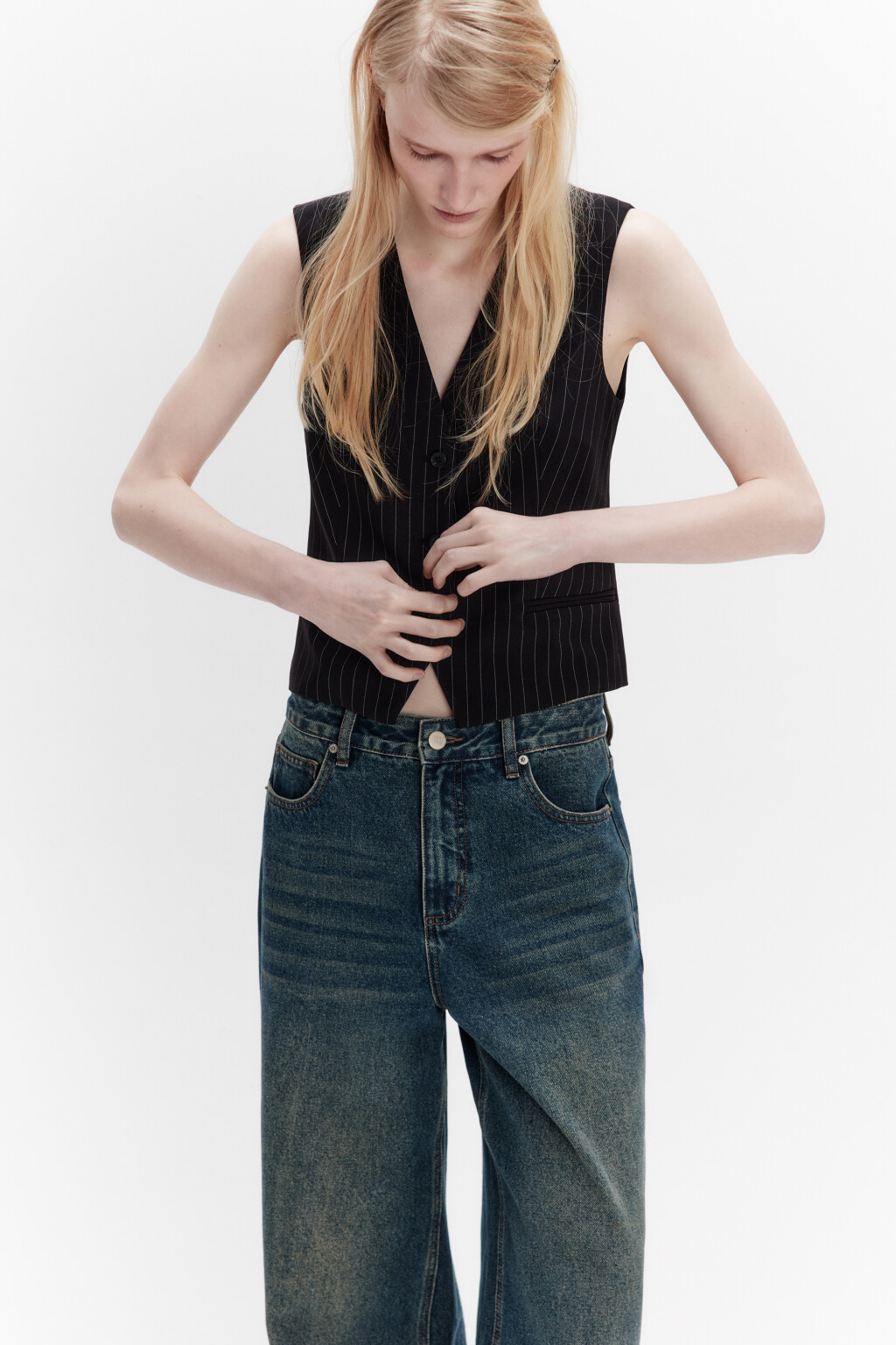 Жилет костюмный в полоску - цвет черный - 1