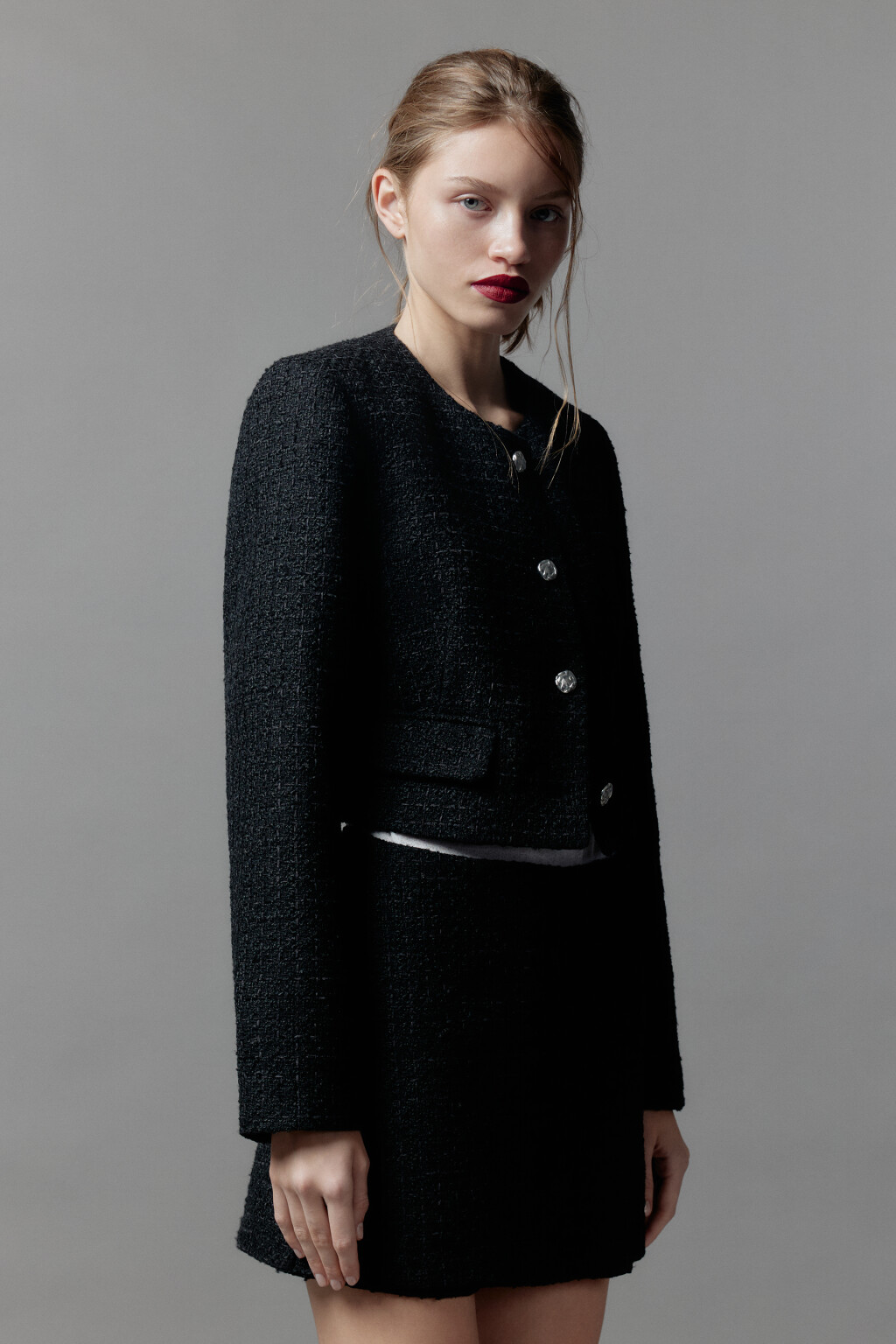 Жакет твидовый укороченный на пуговицах - цвет черный - 4