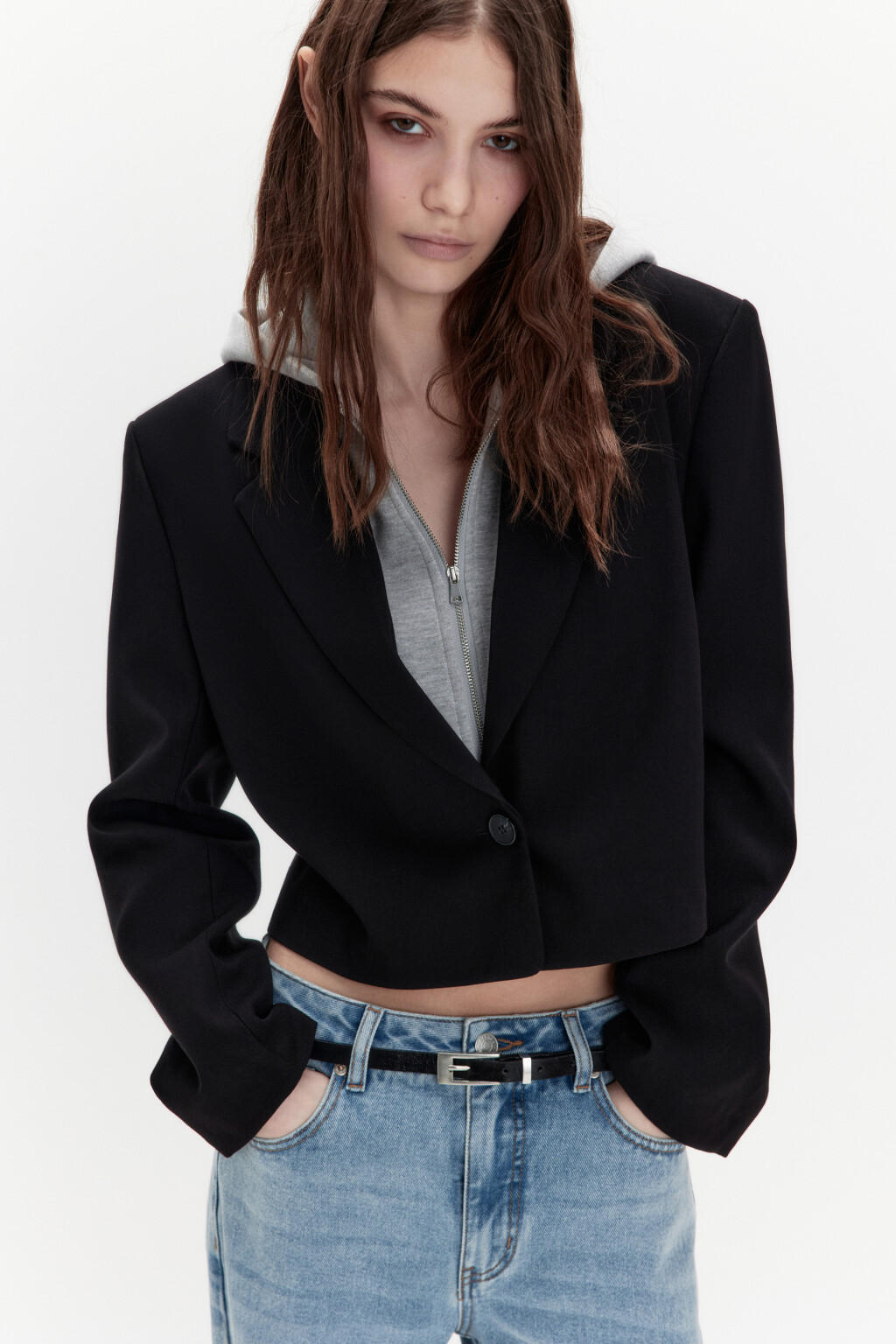 Жакет укороченный с имитацией худи с капюшоном - цвет черный - 1