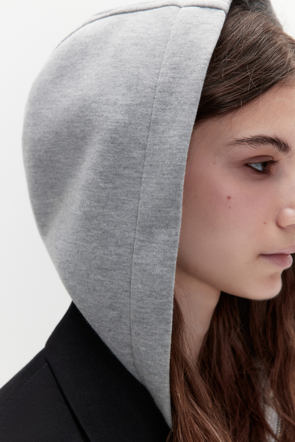 Жакет укороченный с имитацией худи с капюшоном - цвет черный - 6