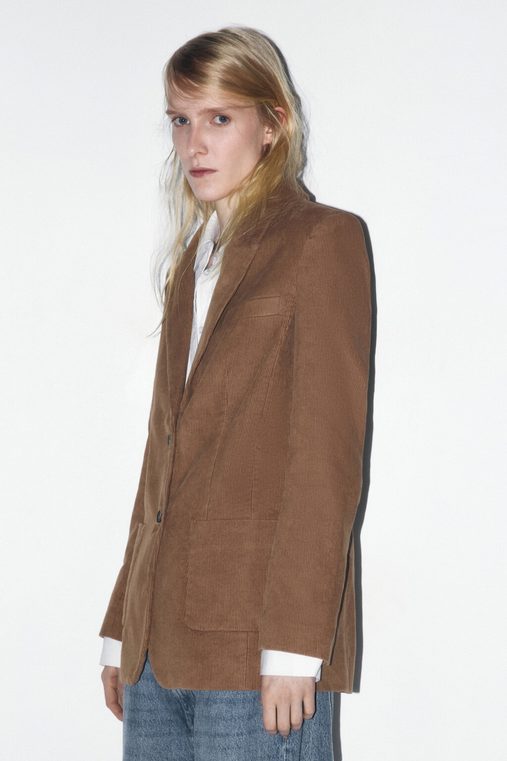 Пиджак вельветовый с накладными карманами - цвет коричневый - 4