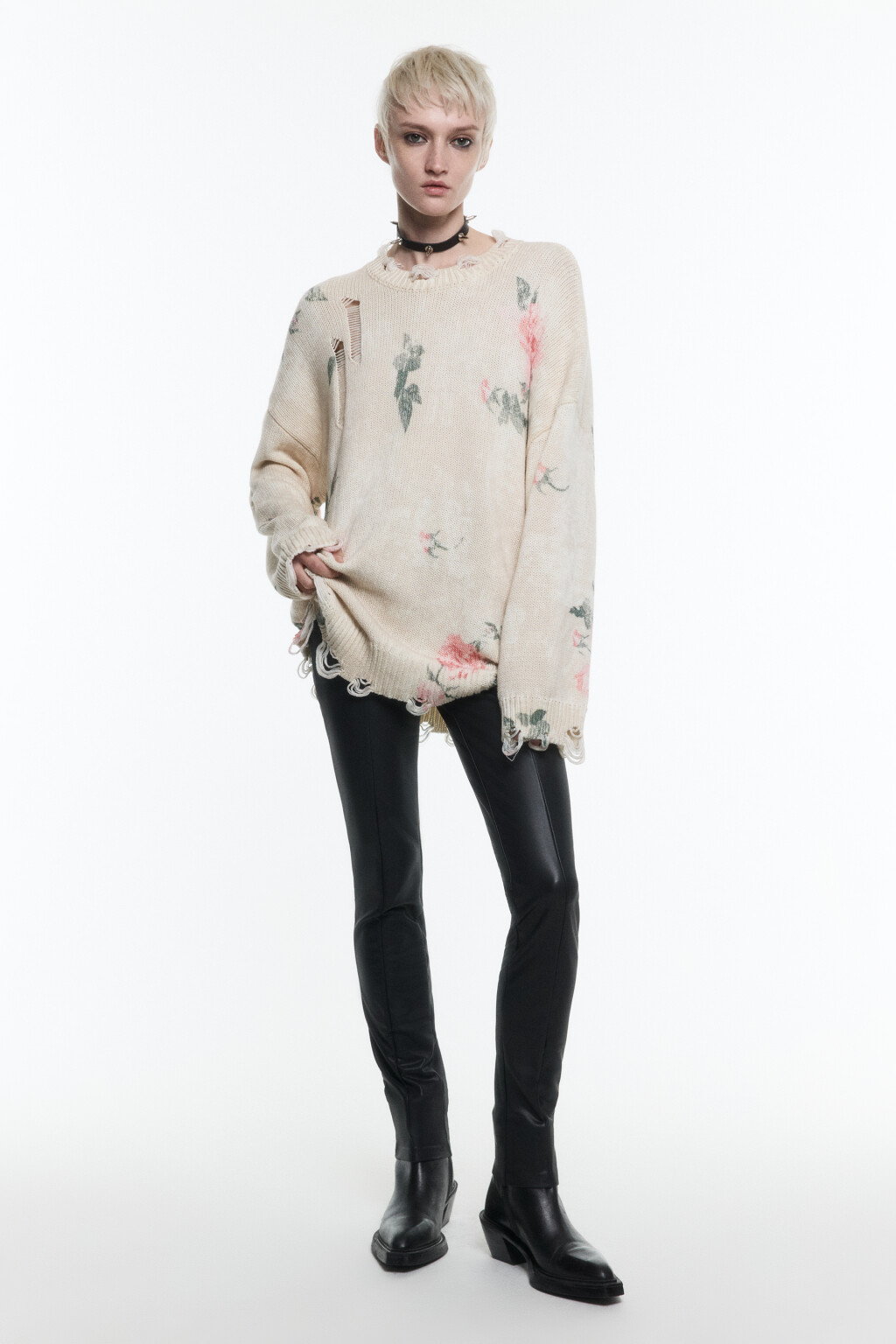 Брюки-леггинсы из искусственной кожи - цвет черный - 5