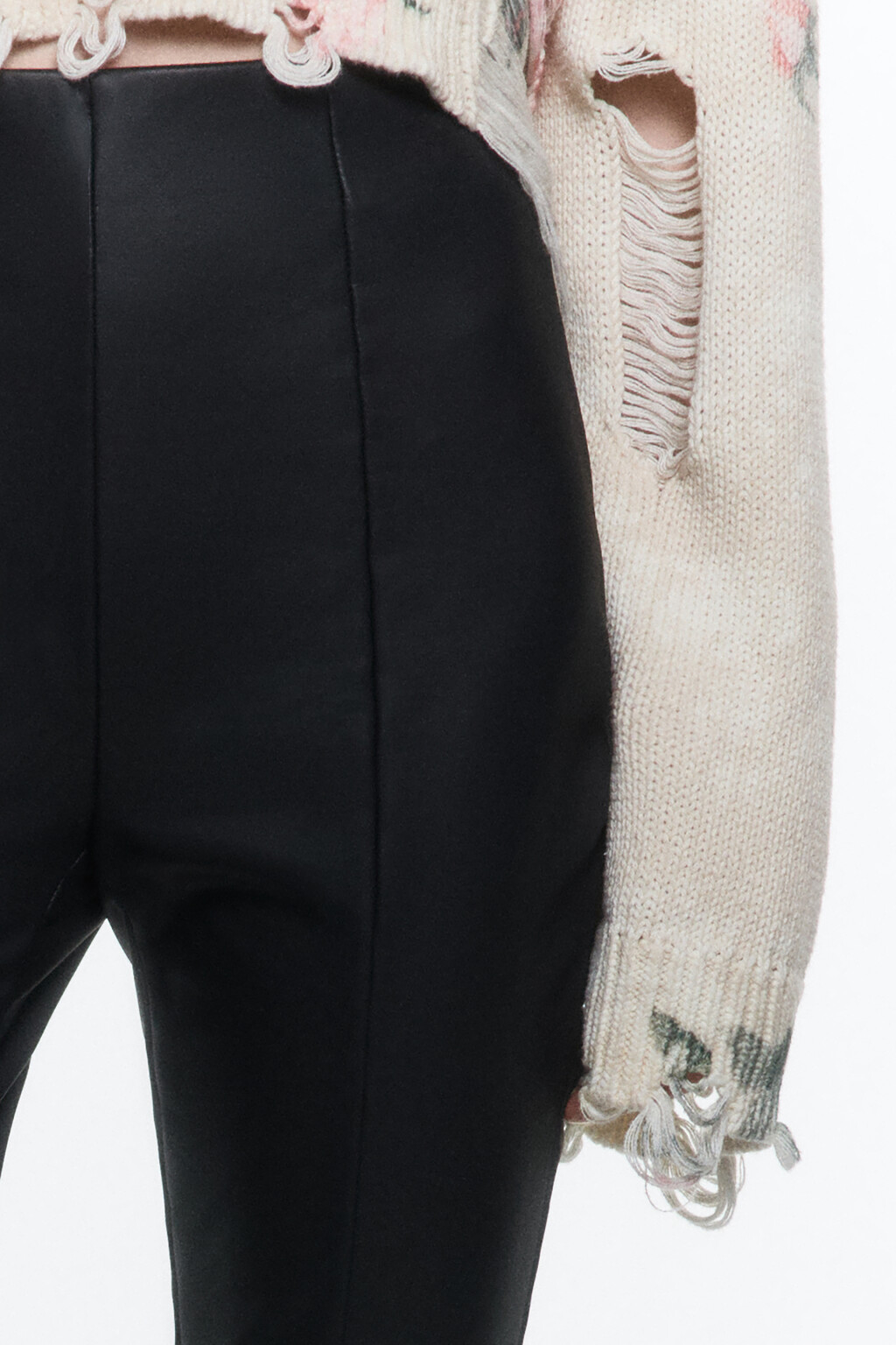 Брюки-леггинсы из искусственной кожи - цвет черный - 6