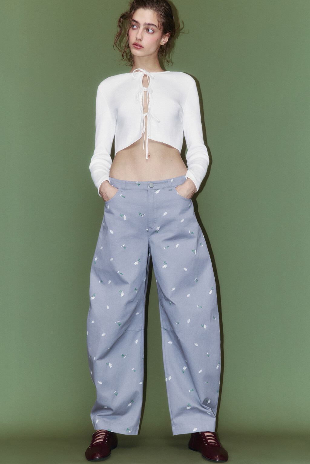 Брюки barrel fit хлопковые с цветочным принтом - цвет серый - 1