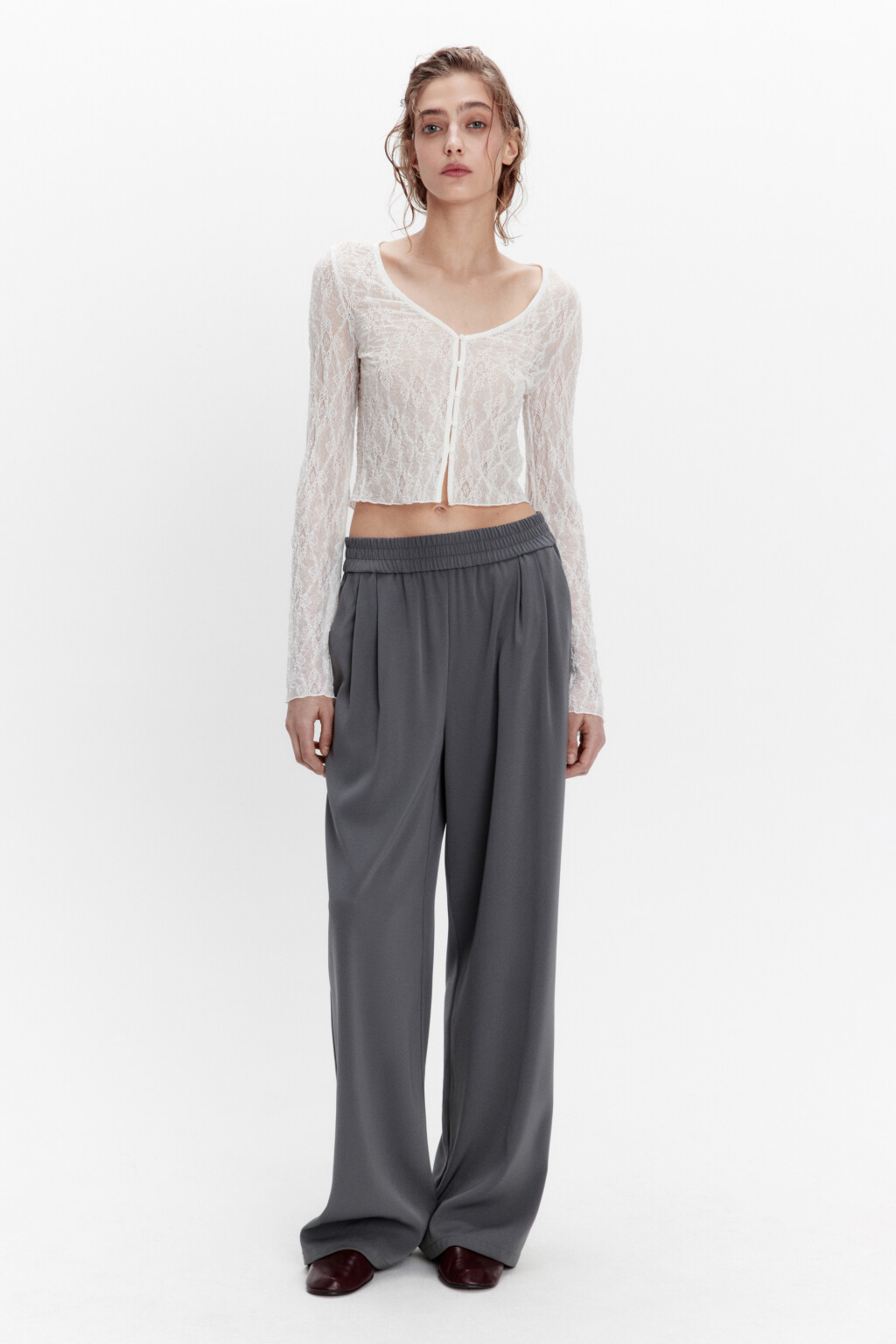 Брюки широкие костюмные с поясом-резинкой - цвет серый - 4