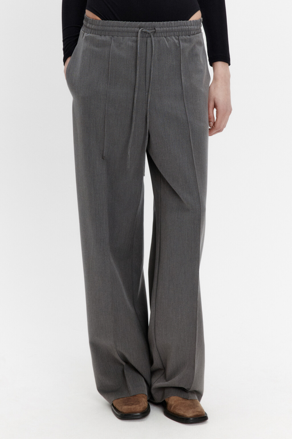 Брюки широкие костюмные с поясом на завязках - цвет серый - 2