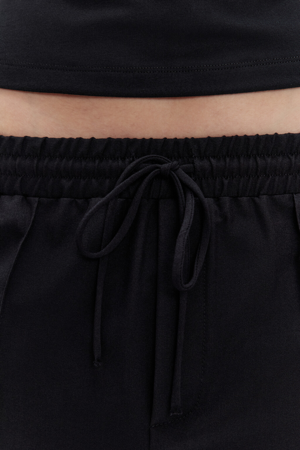 Брюки широкие костюмные с поясом на завязках - цвет черный - 5