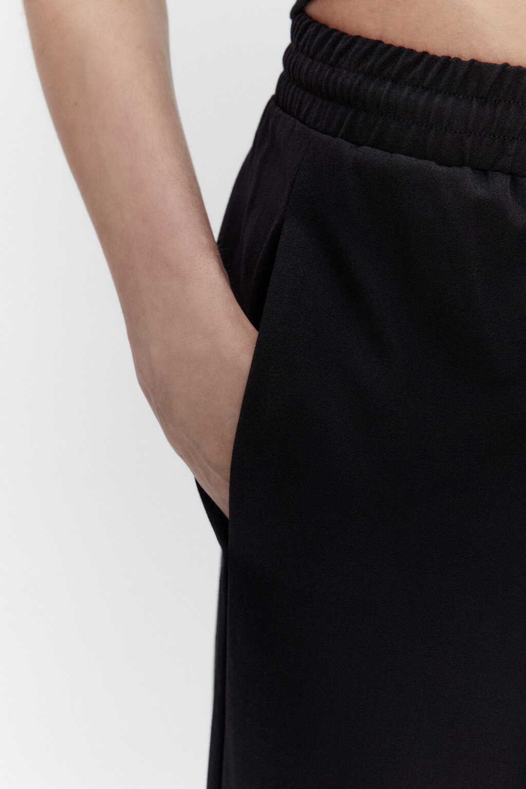 Брюки широкие костюмные с поясом на завязках - цвет черный - 6