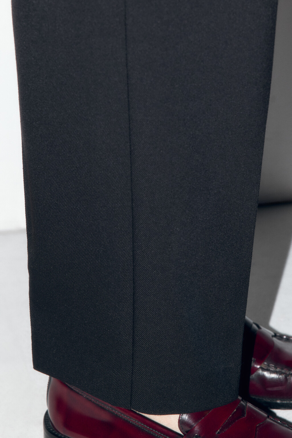 Брюки-бананы костюмные с высокой посадкой - цвет черный - 7