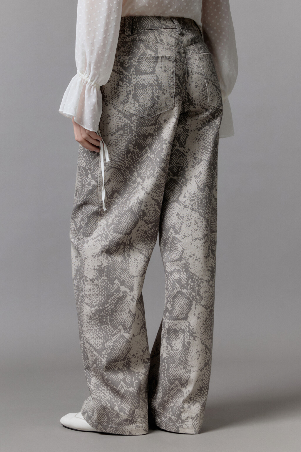 Брюки широкие с принтом под питона - цвет бежевый - 4