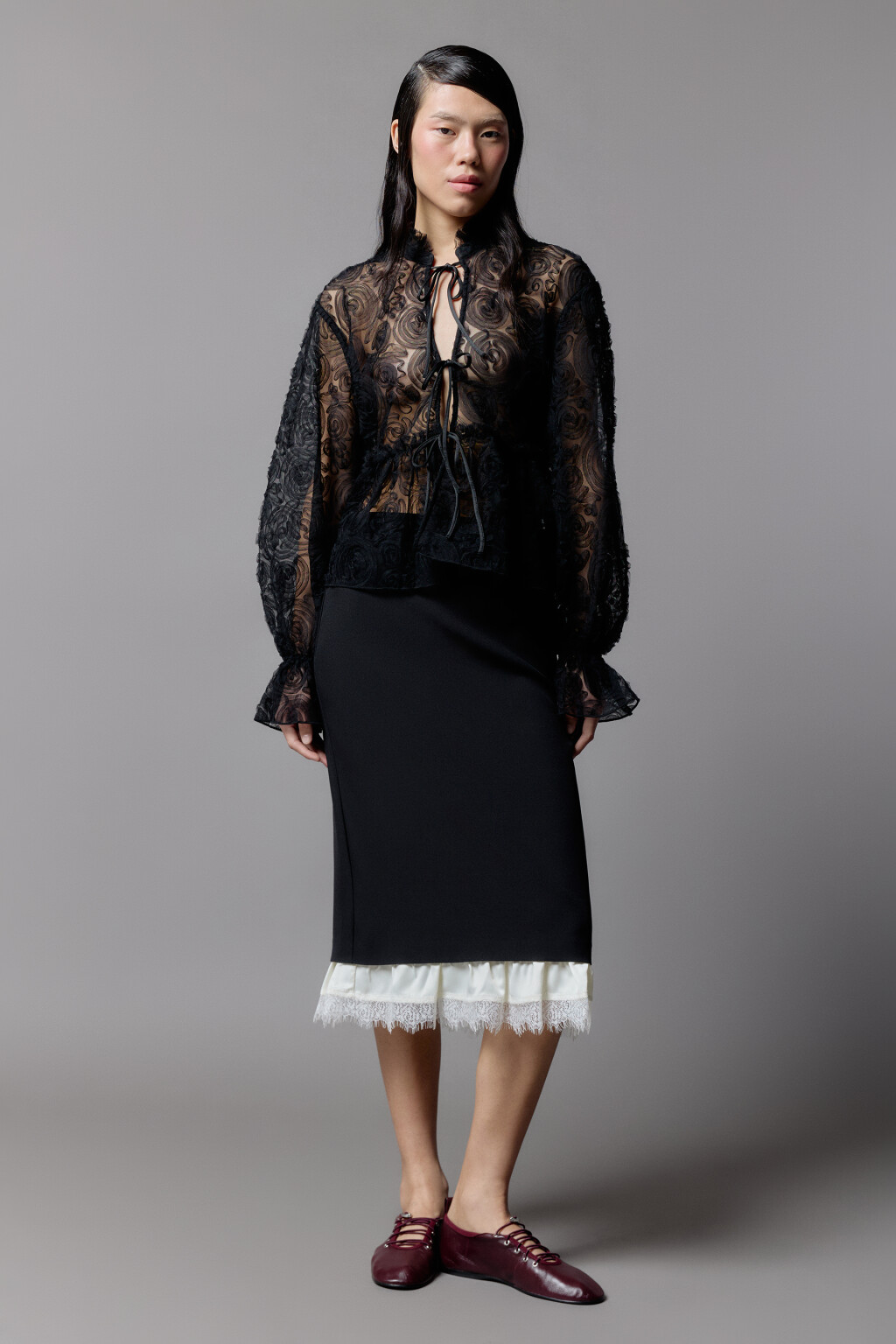 Юбка миди костюмная с кружевной подкладкой - цвет черный - 5