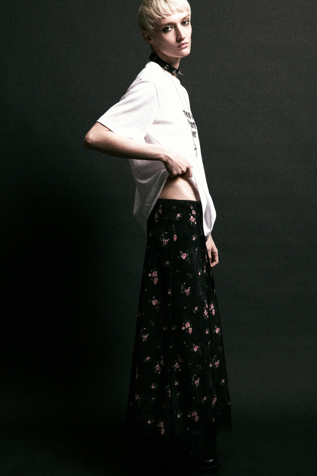 Юбка миди с кружевом и цветочным принтом - цвет черный - 1