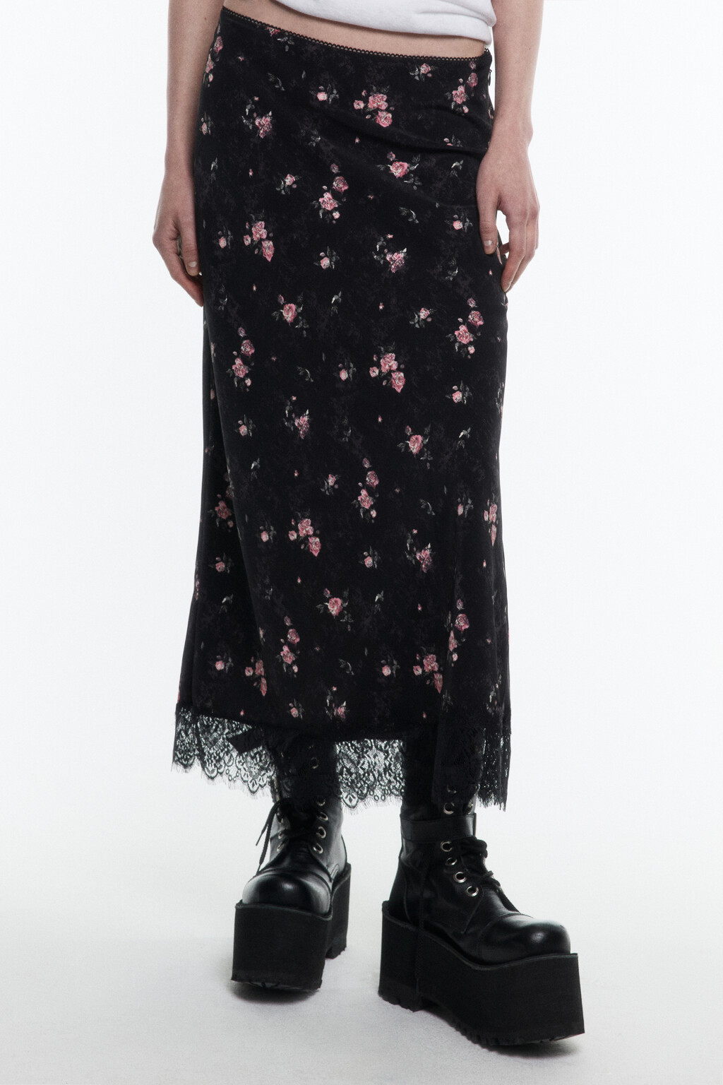 Юбка миди с кружевом и цветочным принтом - цвет черный - 2