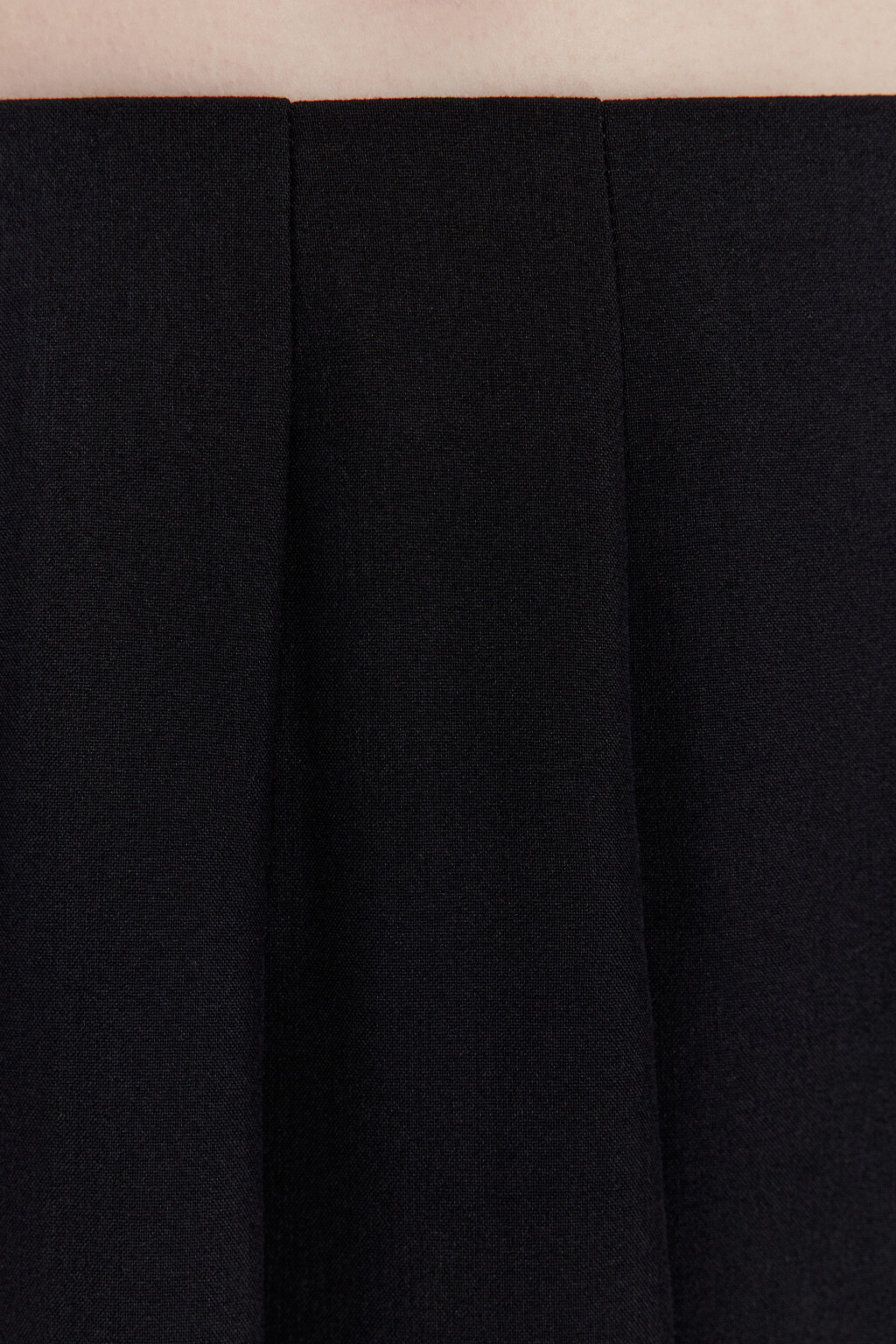 Юбка-трапеция миди костюмная в складку - цвет черный - 7