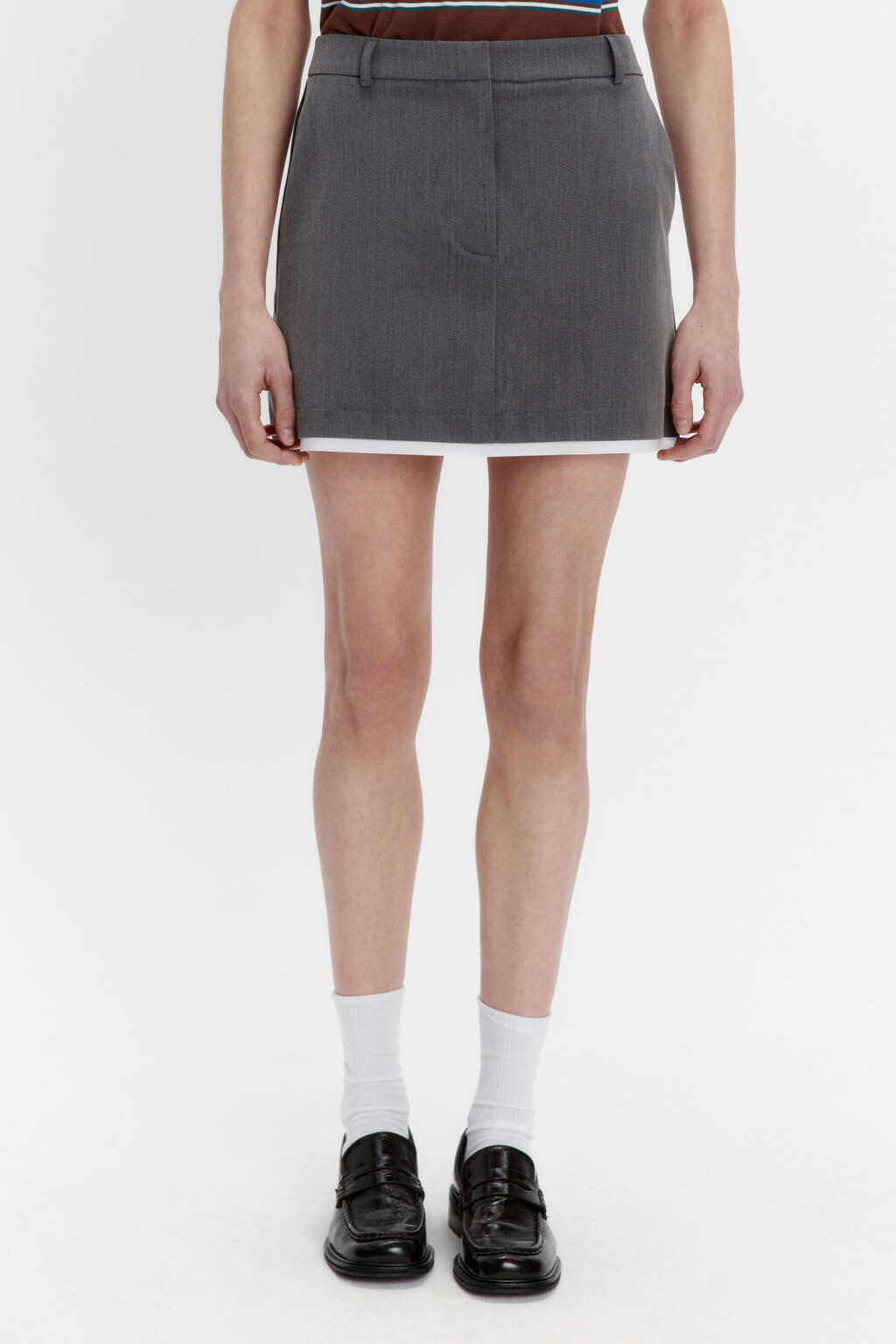 Юбка мини костюмная с контрастной подкладкой - цвет серый - 2