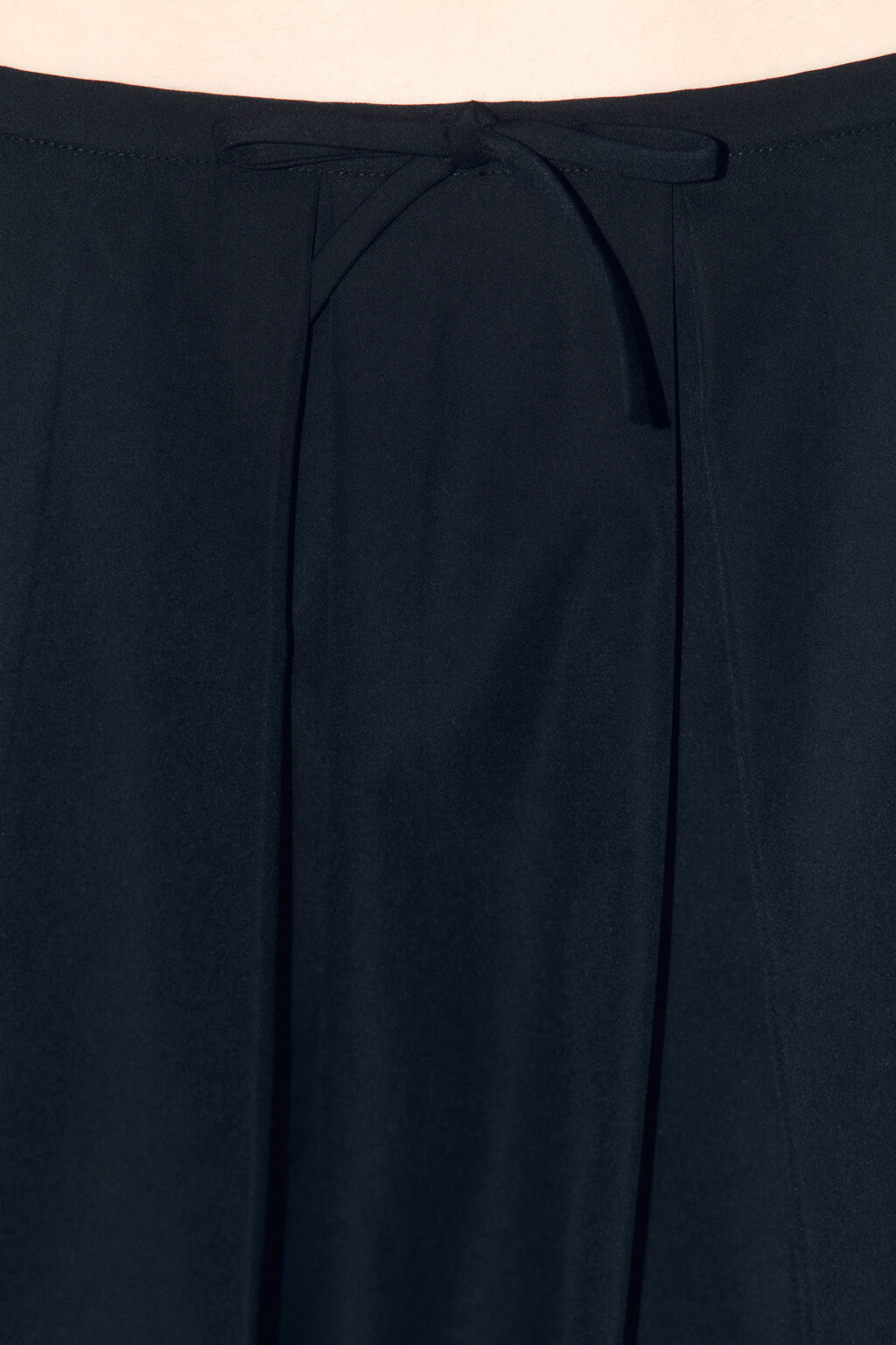 Юбка миди в складку с контрастной подкладкой - цвет черный - 6