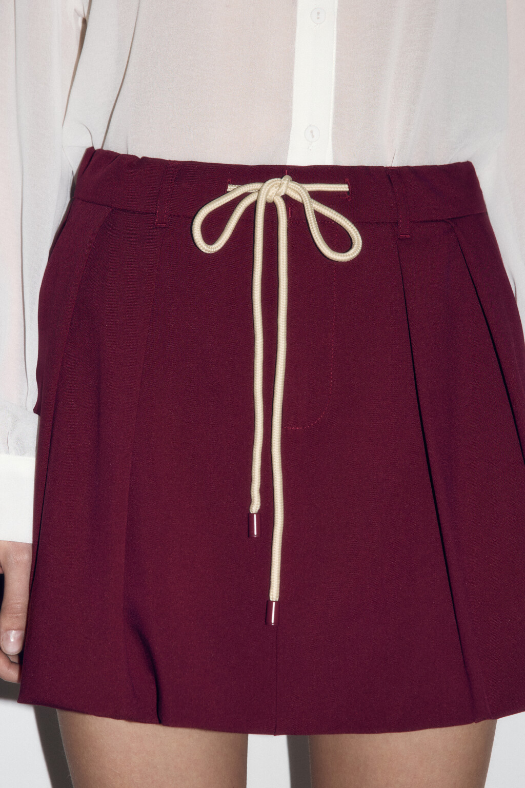Юбка-баллон мини со шнурком на поясе - цвет бордовый - 7