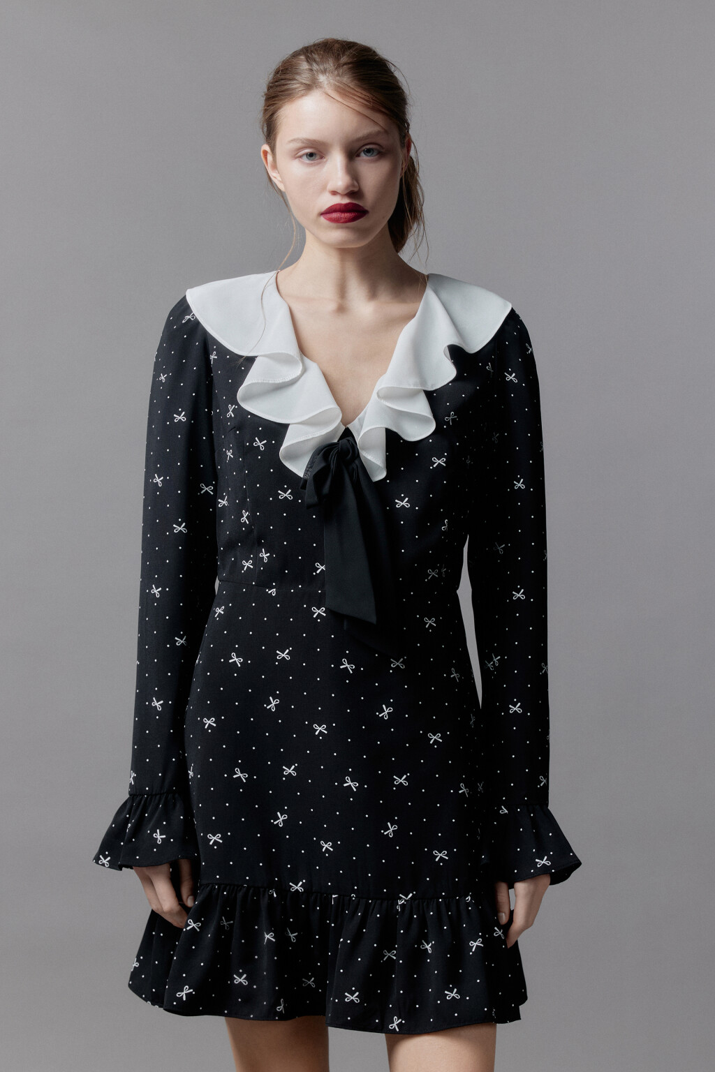 Платье мини с воланами и воротничком - цвет черный - 3