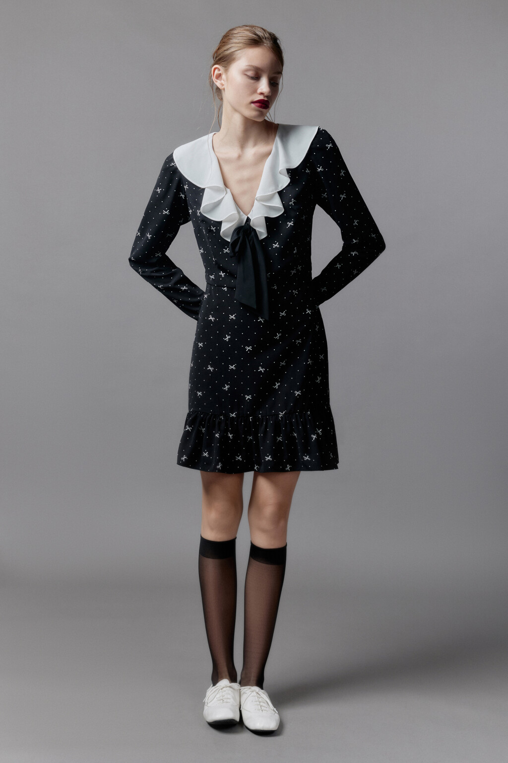 Платье мини с воланами и воротничком - цвет черный - 6