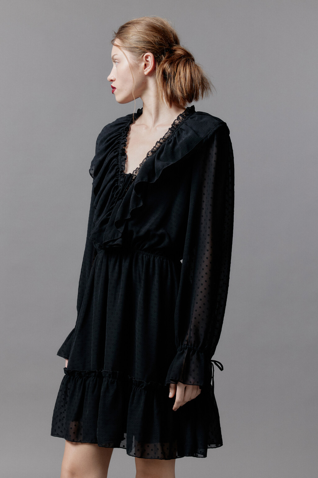 Платье мини шифоновое с воланами и завязками - цвет черный - 3