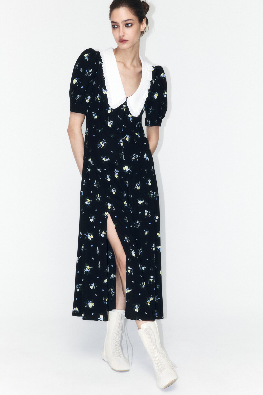 Платье миди приталенное с белым воротничком - цвет черный - 2