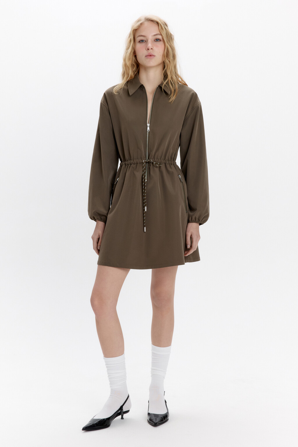 Платье-рубашка мини с поясом на завязках - цвет зеленый - 5